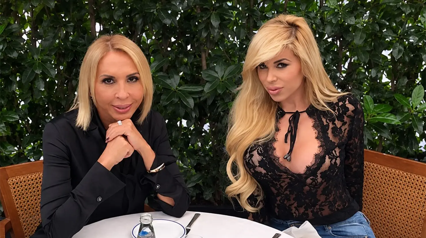 La polémica comenzó cuando Alfredo Adame compartió una esquela dando por hecho el fallecimiento de Laura Bozzo. Foto: Redes sociales