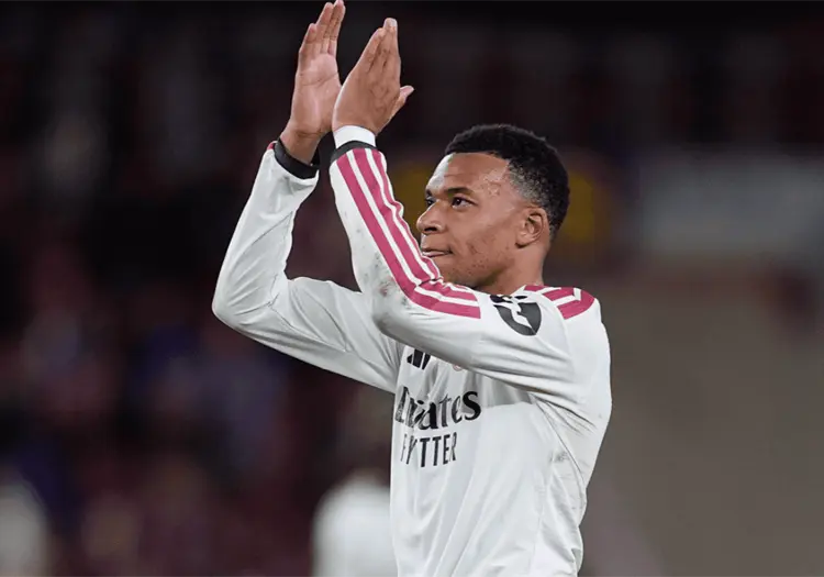 Mbappé se disculpa tras perder patrocinios en China por polémica con Mao Zedong