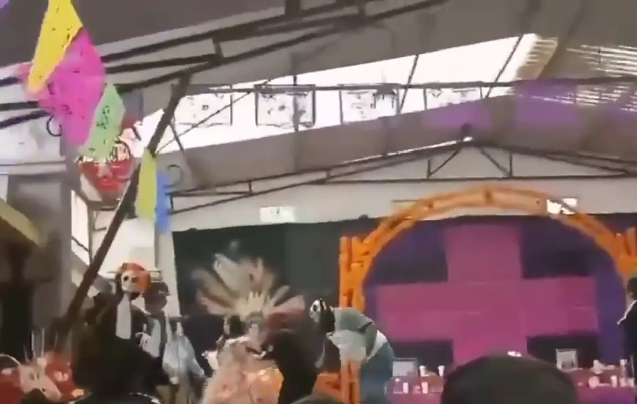 Se quema traje de estudiante vestida de catrina en escuela de Hidalgo