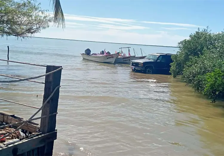 Registra Yavaros marea alta