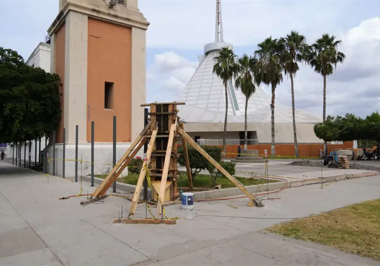 Construyen Viacrucis al exterior de Catedral