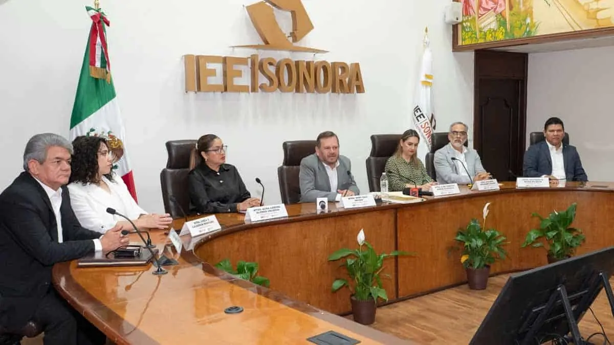 Nery Ruiz Arvizu descartó la existencia de conflictos de interés en la firma de contratos para la adquisición de material electoral. FOTO: CORTESÍA.